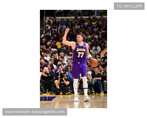 东契奇助攻大空位投进，独行侠稳住领先